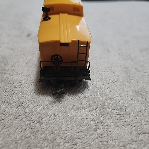 Life-Like Trains Union Pacific Caboose 49940 - Picture 4 of 6